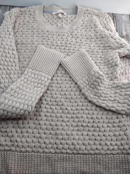 Victoria Secret Cable Knit Sweater Women's Size Medium Cream Colored EUC - Picture 4 of 11